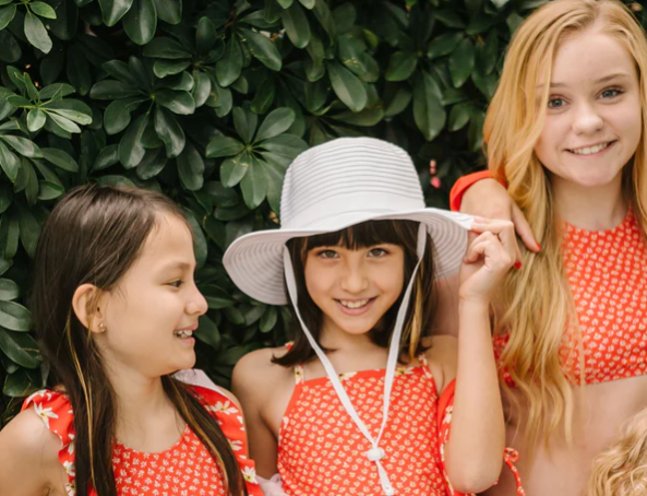 Straw hats offer inconsistent sun protection based on weave density and quality. Learn why UPF 50+ certified hats are better than natural straw for blocking UV rays.