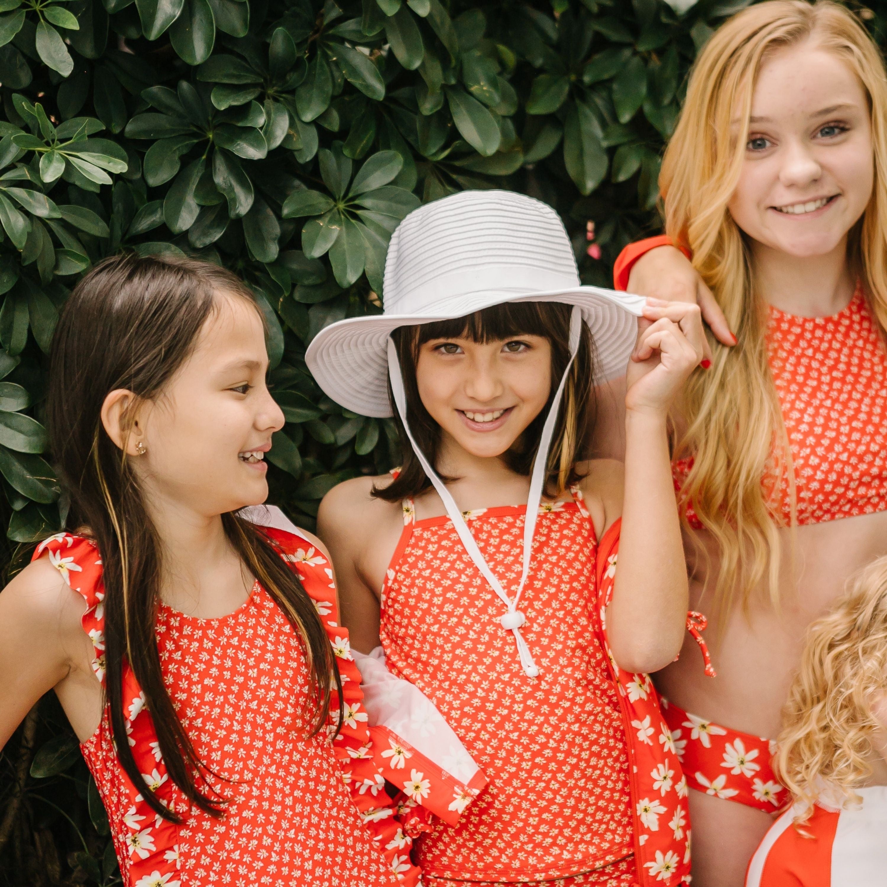 Girls Wide Brim Sun Hat - White-SwimZip UPF 50+ Sun Protective Swimwear & UV Zipper Rash Guards-pos2