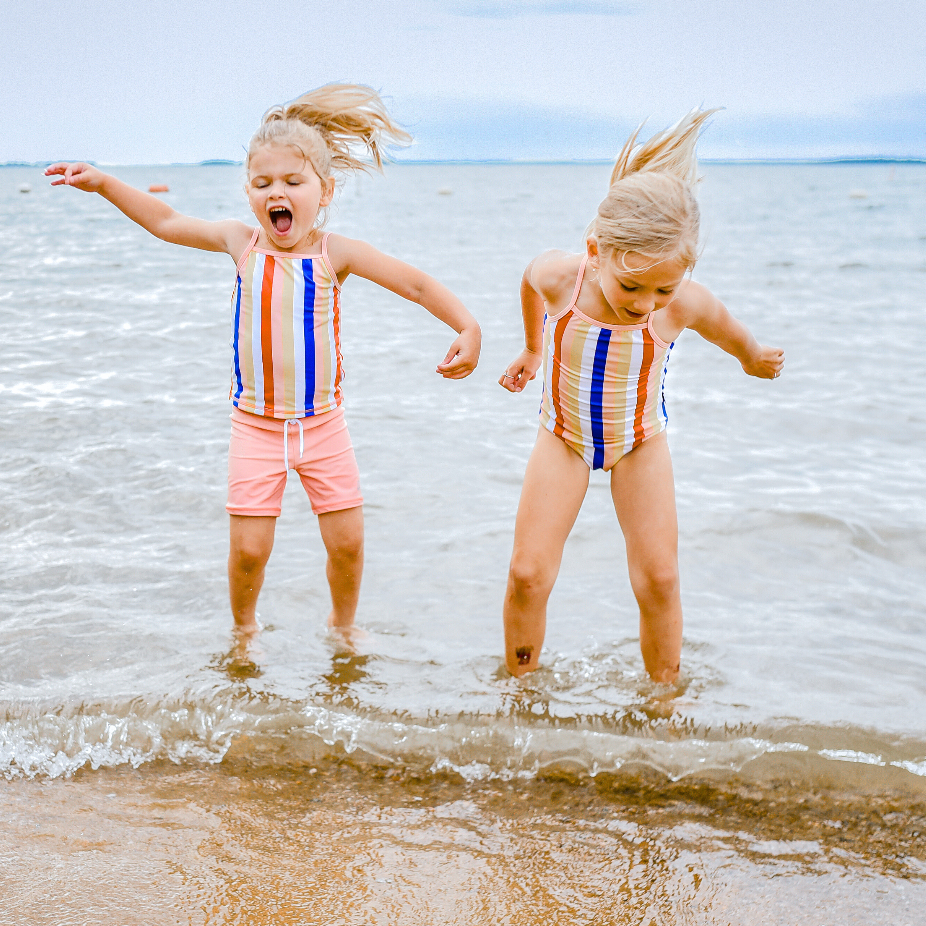 SwimZip Girl's Short Sleeve Rash Guard, Tankini & Shorts Peachy Stripe
